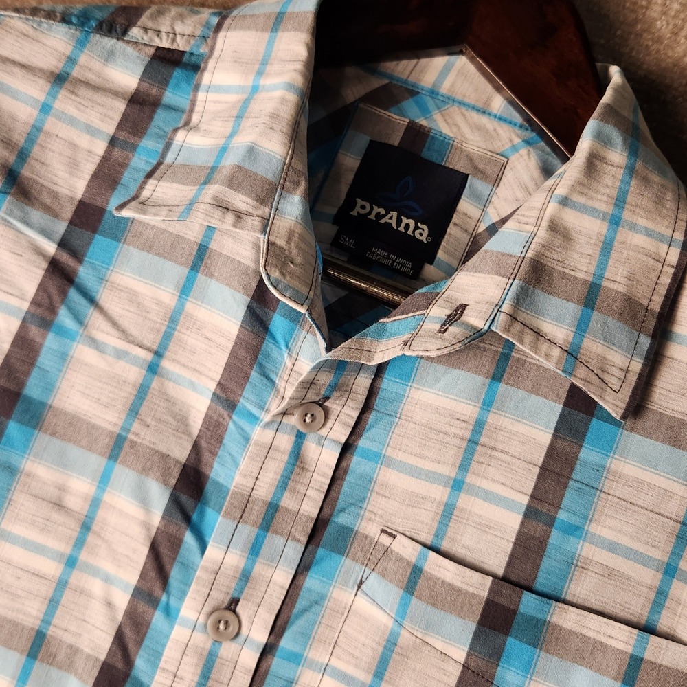 Prana Button Up Shirt Mens Small Blue Grey Plaid Short Sleeve Outdoor Casual